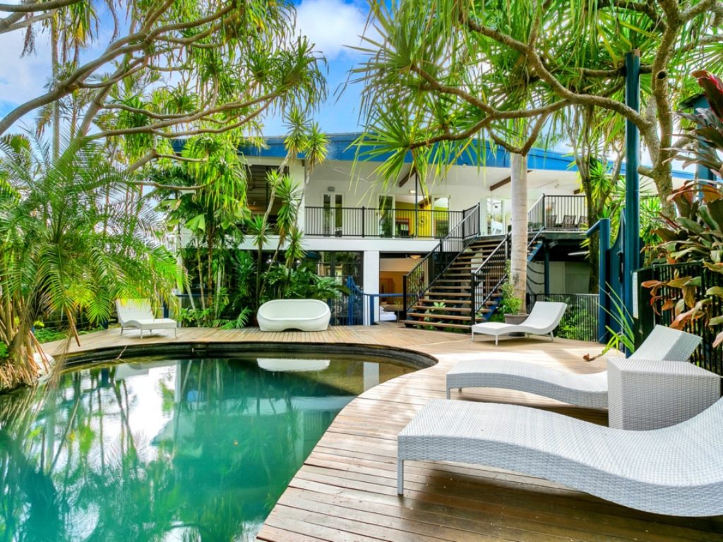 Santorini palm Cove in PALM COVE Cairns Holiday Rentals